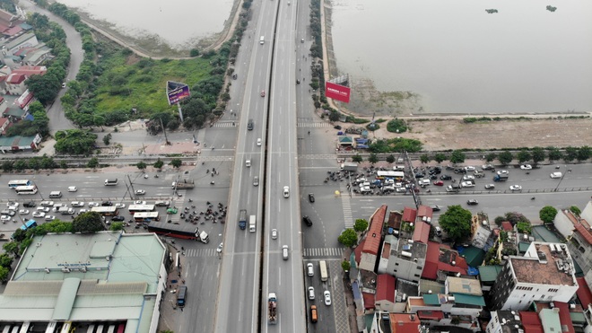Toàn cảnh xén dải phân cách đường vành đai 3 nút giao Giải Phóng - Ngọc Hồi - 4 Toàn cảnh xén dải phân cách đường vành đai 3 nút giao Giải Phóng - Ngọc Hồi - 4