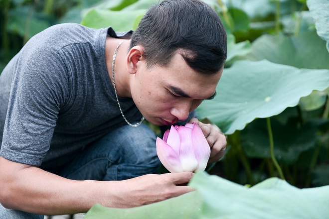 Chàng trai 8x bỏ công việc ngàn đô và hành trình đi tìm hoa sen “bất tử” - 3 Chàng trai 8x bỏ công việc ngàn đô và hành trình đi tìm hoa sen “bất tử” - 3