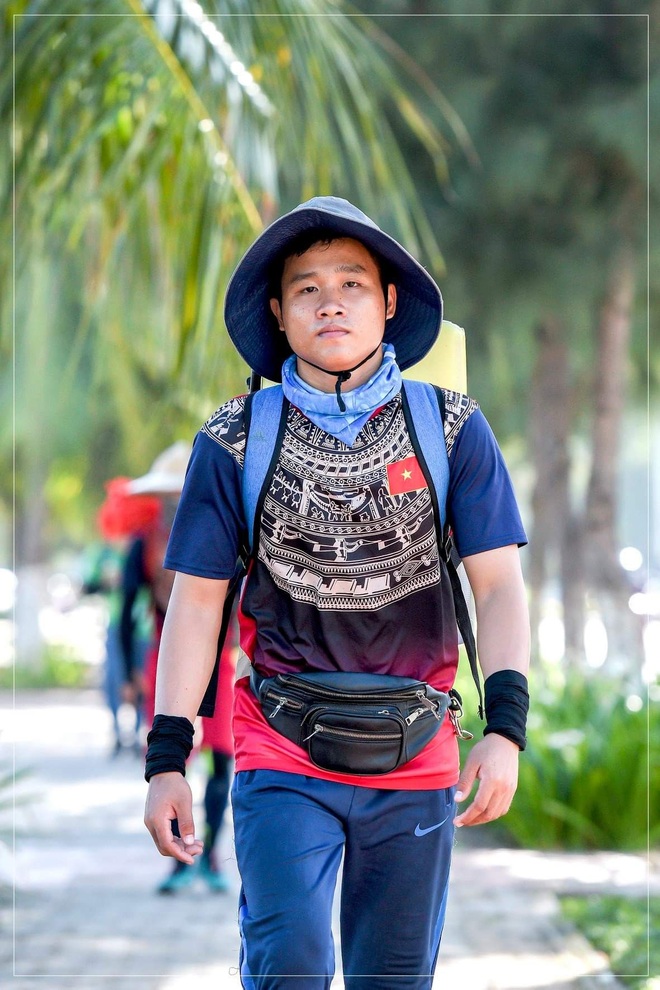 Hành trình xuyên Việt trong 48 ngày của thầy giáo Sài Gòn với 500 nghìn đồng - 2 Hành trình xuyên Việt trong 48 ngày của thầy giáo Sài Gòn với 500 nghìn đồng - 2