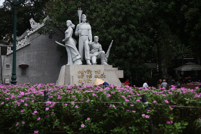 Những thắng cảnh bên hồ Gươm gây tranh cãi về vị trí đặt ga tàu điện ngầm - 8 Những thắng cảnh bên hồ Gươm gây tranh cãi về vị trí đặt ga tàu điện ngầm - 8