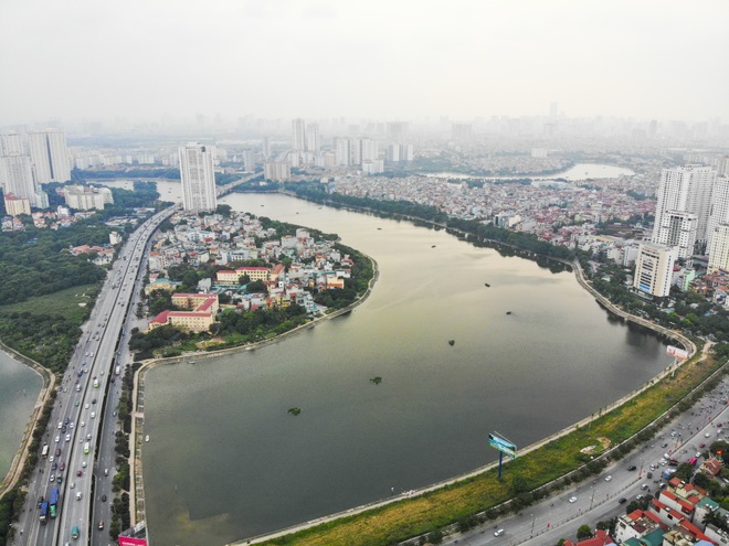Toàn cảnh giao thông qua hồ Linh Đàm trước khi xây cầu vượt trăm tỷ - 9 Toàn cảnh giao thông qua hồ Linh Đàm trước khi xây cầu vượt trăm tỷ - 9
