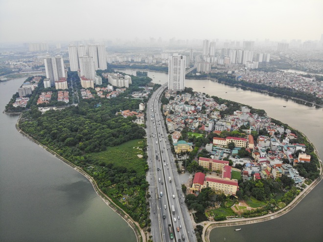 Toàn cảnh giao thông qua hồ Linh Đàm trước khi xây cầu vượt trăm tỷ - 8 Toàn cảnh giao thông qua hồ Linh Đàm trước khi xây cầu vượt trăm tỷ - 8