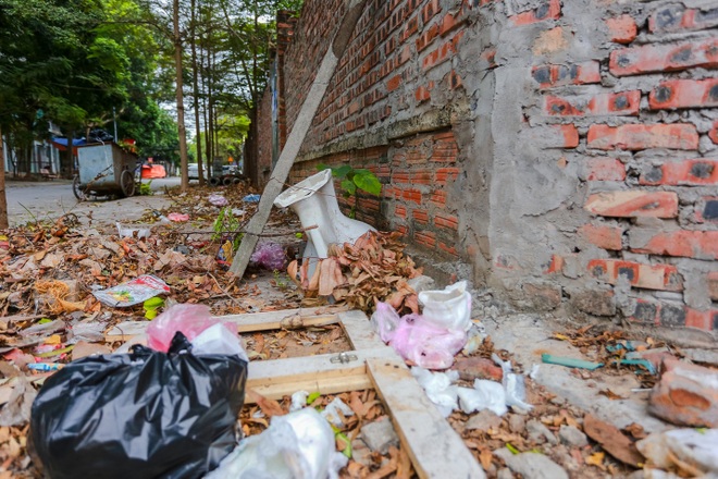 Những công nhân “ngày làm phụ hồ, tối ngủ biệt thự triệu đô” ở Hà Nội - 19 Những công nhân “ngày làm phụ hồ, tối ngủ biệt thự triệu đô” ở Hà Nội - 19