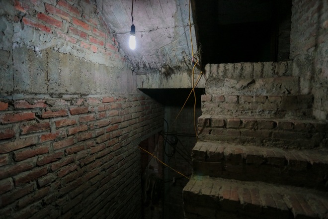 Những công nhân “ngày làm phụ hồ, tối ngủ biệt thự triệu đô” ở Hà Nội - 12 Những công nhân “ngày làm phụ hồ, tối ngủ biệt thự triệu đô” ở Hà Nội - 12