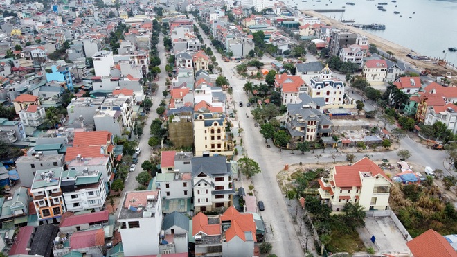 Mãn nhãn với loạt biệt thự xanh tại phố nhà giàu ven biển Hạ Long - 12 Mãn nhãn với loạt biệt thự xanh tại phố nhà giàu ven biển Hạ Long - 12