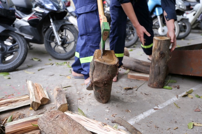 Xem lính cứu hỏa trổ tài gói bánh chưng đón Tết - 14 Xem lính cứu hỏa trổ tài gói bánh chưng đón Tết - 14