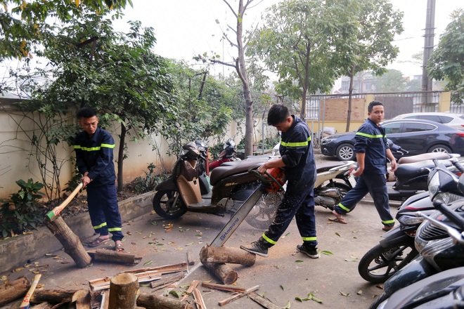 Xem lính cứu hỏa trổ tài gói bánh chưng đón Tết - 6 Xem lính cứu hỏa trổ tài gói bánh chưng đón Tết - 6