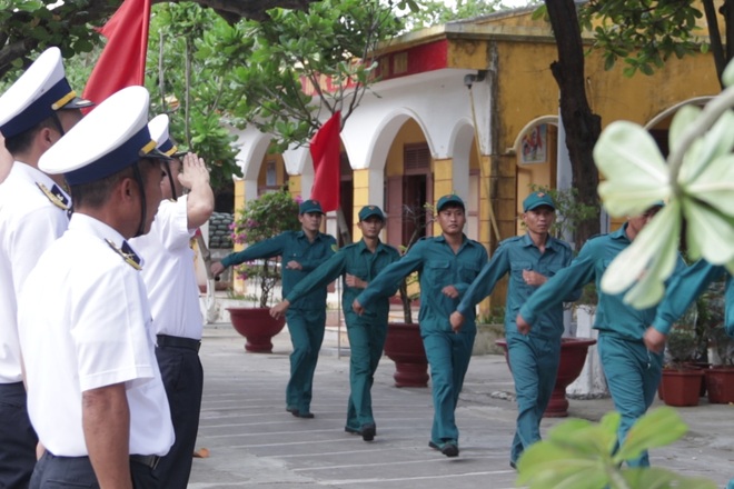 Thiêng liêng lễ chào cờ đầu năm mới tại Trường Sa - 14 Thiêng liêng lễ chào cờ đầu năm mới tại Trường Sa - 14