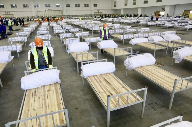 Trung Quốc biến nhà thi đấu, trung tâm hội nghị thành bệnh viện dã chiến - 15 Trung Quốc biến nhà thi đấu, trung tâm hội nghị thành bệnh viện dã chiến - 15