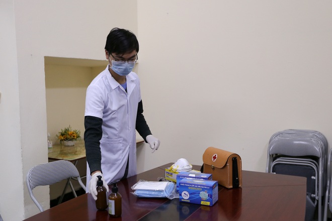 Bên trong phòng cách ly khách nghi nhiễm corona tại ga Hà Nội - 6 Bên trong phòng cách ly khách nghi nhiễm corona tại ga Hà Nội - 6