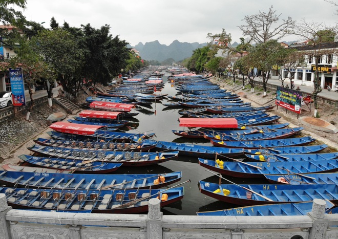 Chùa Hương vắng lặng, hàng nghìn con đò phơi sương chờ khách - 5