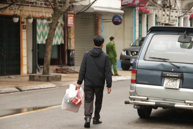 Phố Trúc Bạch: Cách ly, khử trùng và được tiếp tế nhu yếu phẩm - 12