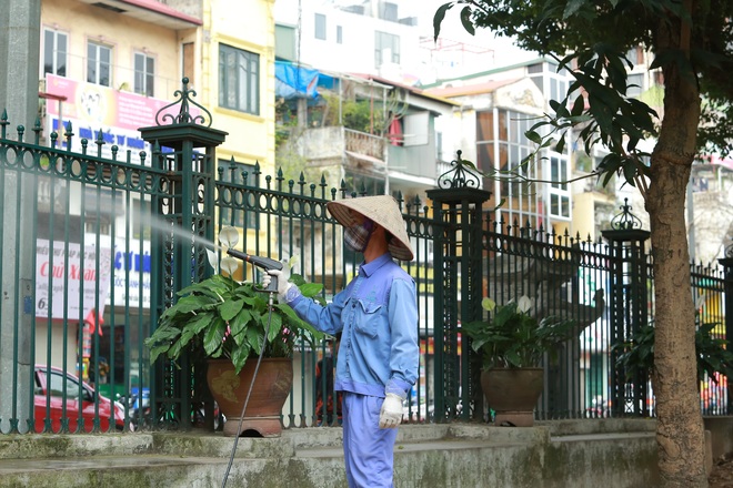 Đền Ngọc Sơn, Văn Miếu Quốc Tử Giám... được phun thuốc khử trùng - 3 Đền Ngọc Sơn, Văn Miếu Quốc Tử Giám... được phun thuốc khử trùng - 3