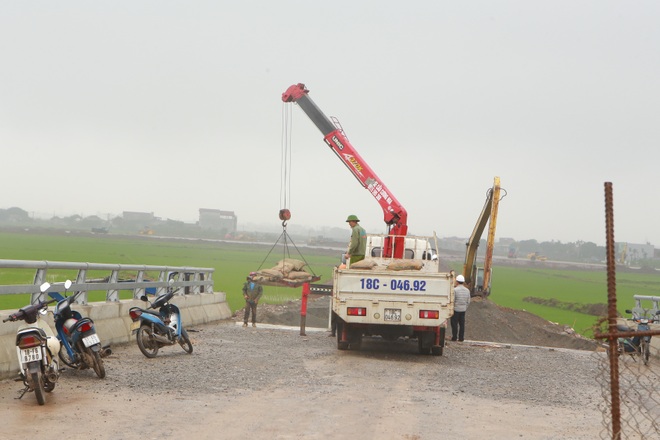 Cận cảnh cây cầu nghìn tỷ vượt sông Ninh Cơ chuẩn bị thông xe - 9