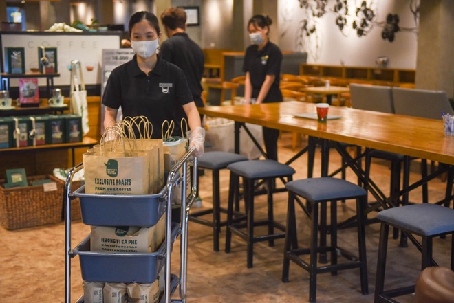 Một vạn ly cà phê đưa thông điệp xúc động đến các y, bác sĩ - 17 Một vạn ly cà phê đưa thông điệp xúc động đến các y, bác sĩ - 17