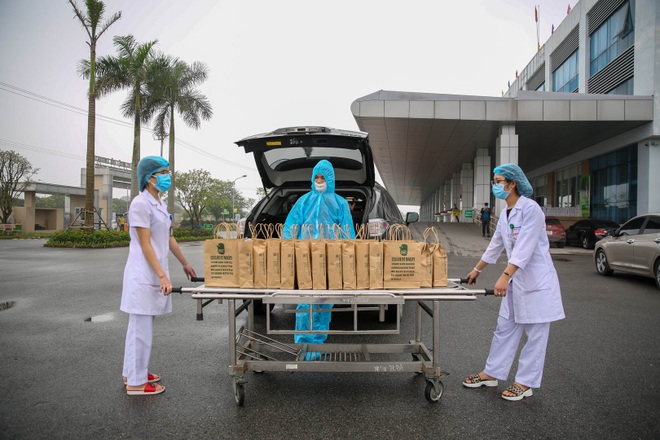 Một vạn ly cà phê đưa thông điệp xúc động đến các y, bác sĩ - 3 Một vạn ly cà phê đưa thông điệp xúc động đến các y, bác sĩ - 3