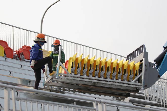 Hà Nội: Tháo dỡ khán đài đường đua F1 vì tạm hoãn đua xe - 9 Hà Nội: Tháo dỡ khán đài đường đua F1 vì tạm hoãn đua xe - 9