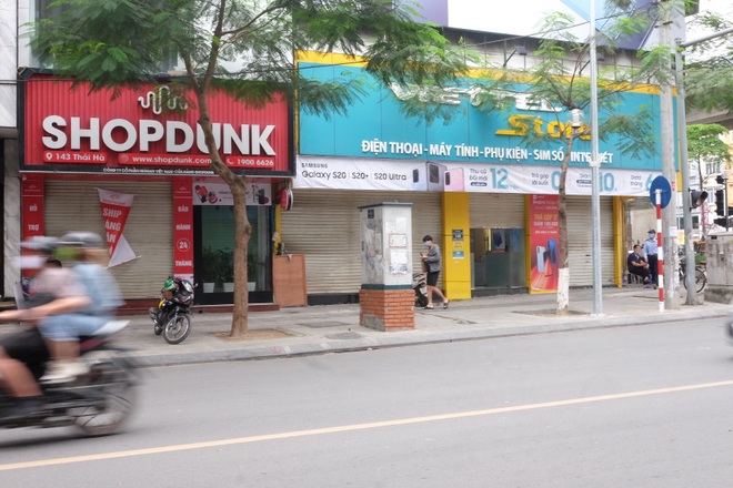 Hà Nội: Cửa hàng điện thoại ngừng kinh doanh, khó khăn nối tiếp khó khăn - 3 Hà Nội: Cửa hàng điện thoại ngừng kinh doanh, khó khăn nối tiếp khó khăn - 3