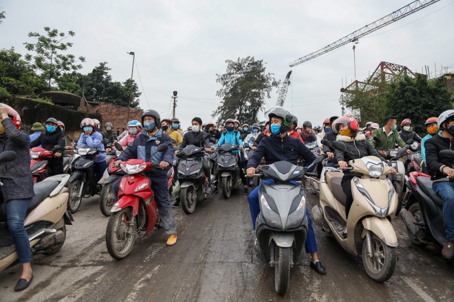 Sở GTVT vào cuộc, bến phà nghìn người chen chúc ở Hải Dương giờ ra sao? - 2 Sở GTVT vào cuộc, bến phà nghìn người chen chúc ở Hải Dương giờ ra sao? - 2