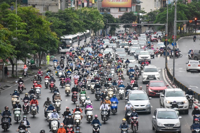 Hà Nội trong ngày đầu tiên nới lỏng cách ly xã hội - 4