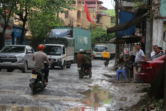 La liệt hố bom tử thần trên con đường đau khổ, giữa lòng thủ đô - 12 La liệt hố bom tử thần trên con đường đau khổ, giữa lòng thủ đô - 12