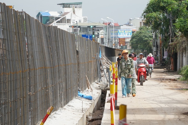 Nhìn từ trên cao dự án dựng tường bê tông, mở rộng đường đến cầu Nhật Tân - 9 Nhìn từ trên cao dự án dựng tường bê tông, mở rộng đường đến cầu Nhật Tân - 9