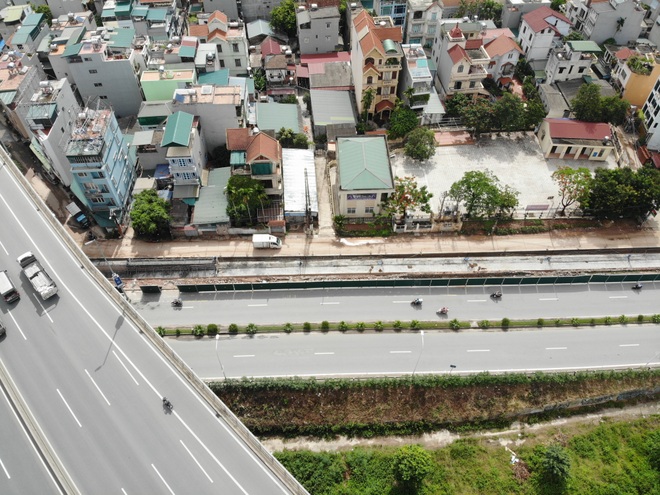 Nhìn từ trên cao dự án dựng tường bê tông, mở rộng đường đến cầu Nhật Tân - 3 Nhìn từ trên cao dự án dựng tường bê tông, mở rộng đường đến cầu Nhật Tân - 3