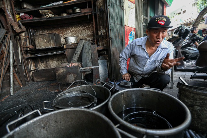 Người thợ rèn cuối cùng ở khu phố cổ Hà Nội - 6 Người thợ rèn cuối cùng ở khu phố cổ Hà Nội - 6