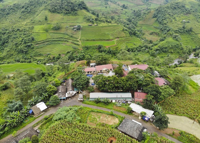 Giáo viên vùng cao vui mừng sau 2 năm có phòng học và nhà công vụ mới - 19 Giáo viên vùng cao vui mừng sau 2 năm có phòng học và nhà công vụ mới - 19