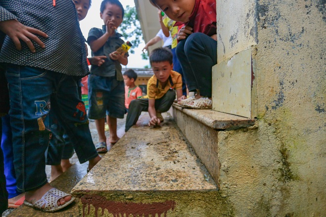 Giáo viên vùng cao vui mừng sau 2 năm có phòng học và nhà công vụ mới - 14 Giáo viên vùng cao vui mừng sau 2 năm có phòng học và nhà công vụ mới - 14