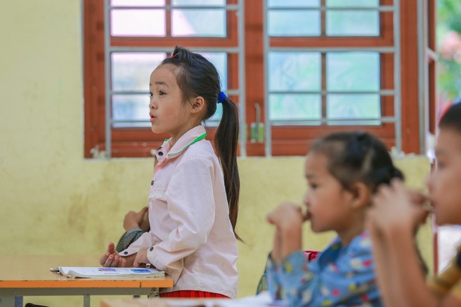 Giáo viên vùng cao vui mừng sau 2 năm có phòng học và nhà công vụ mới - 9 Giáo viên vùng cao vui mừng sau 2 năm có phòng học và nhà công vụ mới - 9