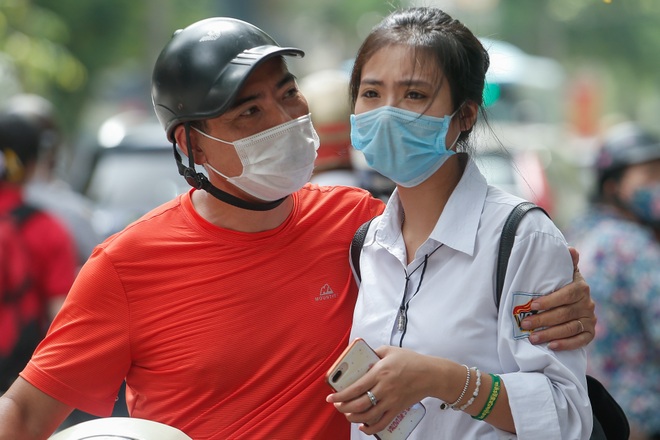 Ngắm nữ sinh duyên dáng trong mùa thi tốt nghiệp THPT 2020 - 11 Ngắm nữ sinh duyên dáng trong mùa thi tốt nghiệp THPT 2020 - 11