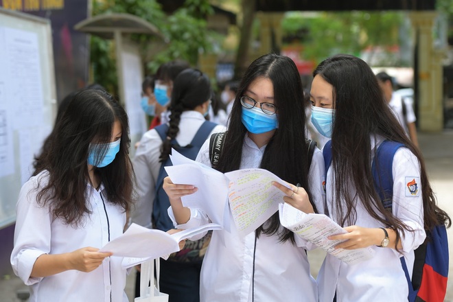 Ngắm nữ sinh duyên dáng trong mùa thi tốt nghiệp THPT 2020 - 14 Ngắm nữ sinh duyên dáng trong mùa thi tốt nghiệp THPT 2020 - 14