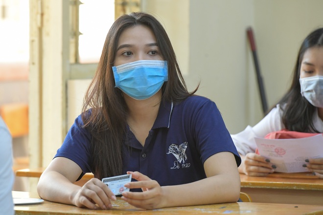 Ngắm nữ sinh duyên dáng trong mùa thi tốt nghiệp THPT 2020 - 8 Ngắm nữ sinh duyên dáng trong mùa thi tốt nghiệp THPT 2020 - 8