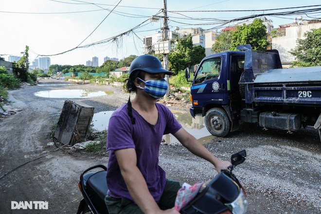 Hà Nội: Tuyến đường dài hơn 2 km lụt tiến độ gần 20 năm - 11 Hà Nội: Tuyến đường dài hơn 2 km lụt tiến độ gần 20 năm - 11