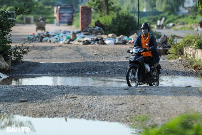Hà Nội: Tuyến đường dài hơn 2 km lụt tiến độ gần 20 năm - 10 Hà Nội: Tuyến đường dài hơn 2 km lụt tiến độ gần 20 năm - 10