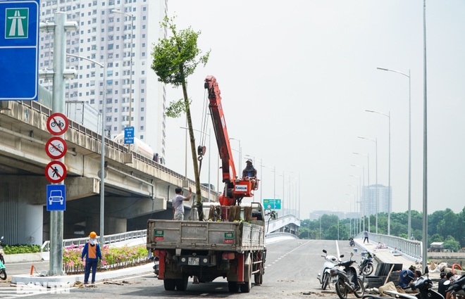 Diện mạo cầu vượt thấp qua hồ Linh Đàm một ngày trước khi khánh thành - 6 Diện mạo cầu vượt thấp qua hồ Linh Đàm một ngày trước khi khánh thành - 6