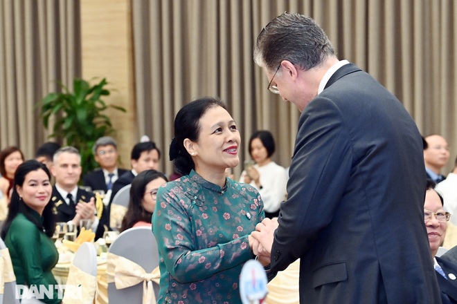 Cuộc gặp của những người xây nền móng cho 25 năm quan hệ Việt Nam - Hoa Kỳ - 13 Cuộc gặp của những người xây nền móng cho 25 năm quan hệ Việt Nam - Hoa Kỳ - 13