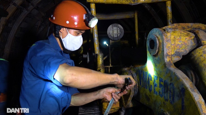 Một ngày của người thợ ăn cơm dương gian, làm việc âm phủ - 13 Một ngày của người thợ ăn cơm dương gian, làm việc âm phủ - 13