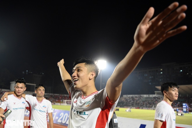 Viettel vô địch V-League 2020: Bản lĩnh và niềm tự hào truyền thống - 15 Viettel vô địch V-League 2020: Bản lĩnh và niềm tự hào truyền thống - 15