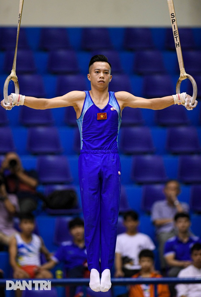 Mãn nhãn với những màn biểu diễn thể dục dụng cụ tại giải quốc gia - 12 Mãn nhãn với những màn biểu diễn thể dục dụng cụ tại giải quốc gia - 12