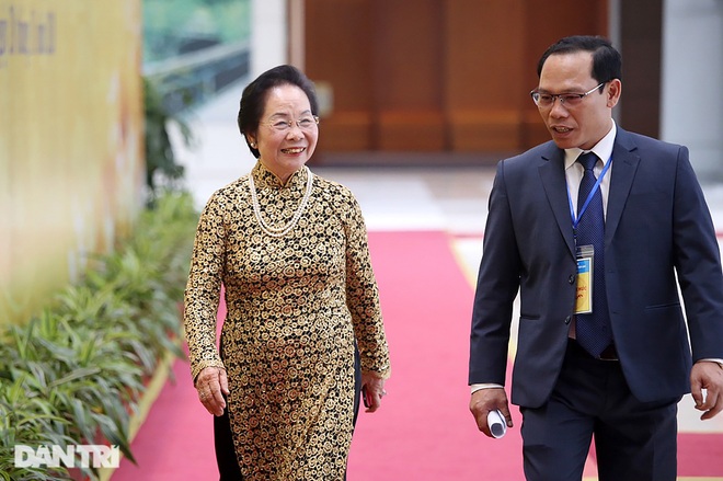 Tôn vinh những ông Bụt, bà Tiên giữa đời thường - 9 Tôn vinh những ông Bụt, bà Tiên giữa đời thường - 9