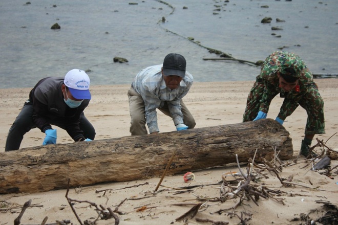 2.000 người cùng nhau làm sạch bãi biển Ninh Hải - 11