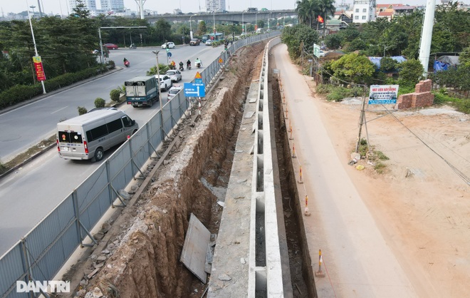 Thay bờ đê đất bằng tường chắn, đường Âu Cơ được mở rộng từ 2 lên 4 làn xe - 9 Thay bờ đê đất bằng tường chắn, đường Âu Cơ được mở rộng từ 2 lên 4 làn xe - 9