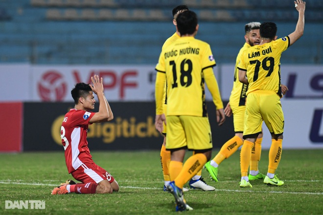 Những khoảnh khắc CLB Viettel bế tắc và trắng tay ở ngày mở màn V-League - 21 Những khoảnh khắc CLB Viettel bế tắc và trắng tay ở ngày mở màn V-League - 21