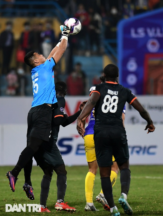 Những khoảnh khắc CLB Hà Nội thua trận thứ hai liên tiếp ở V-League - 12 Những khoảnh khắc CLB Hà Nội thua trận thứ hai liên tiếp ở V-League - 12