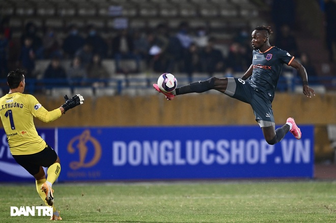 Những khoảnh khắc CLB Hà Nội thua trận thứ hai liên tiếp ở V-League - 8 Những khoảnh khắc CLB Hà Nội thua trận thứ hai liên tiếp ở V-League - 8