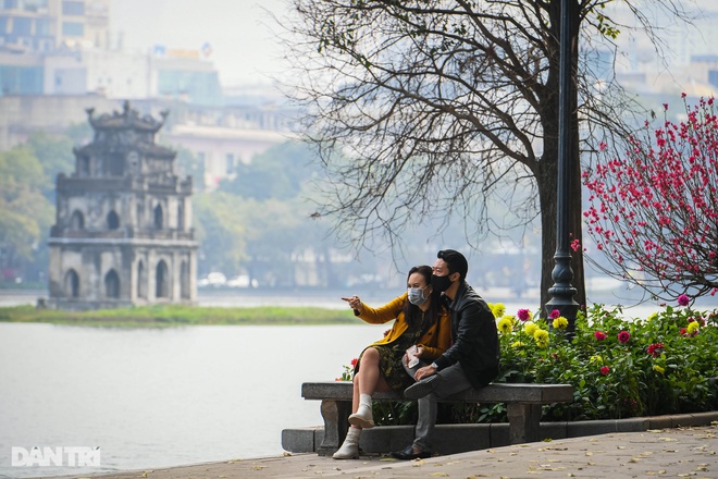 Hanoi wears a brilliant new coat to welcome the New Year of the Year 2021 - 12