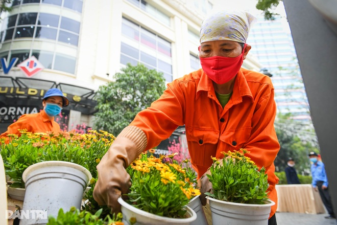 Hà Nội khoác áo mới rực rỡ chào đón Tết Tân Sửu 2021 - 22