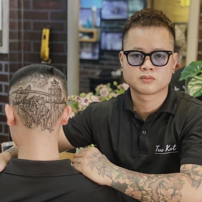 Cuối năm, gặp chàng trai cắt tóc người Việt khiến báo thế giới sửng sốt - 1 Cuối năm, gặp chàng trai cắt tóc người Việt khiến báo thế giới sửng sốt - 1